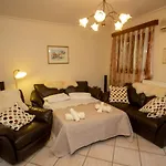 Villa Aloelia - 3Bd,Garden & Bbq Near Corfu Town Ferienhaus